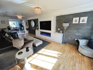 Lounge- click for photo gallery